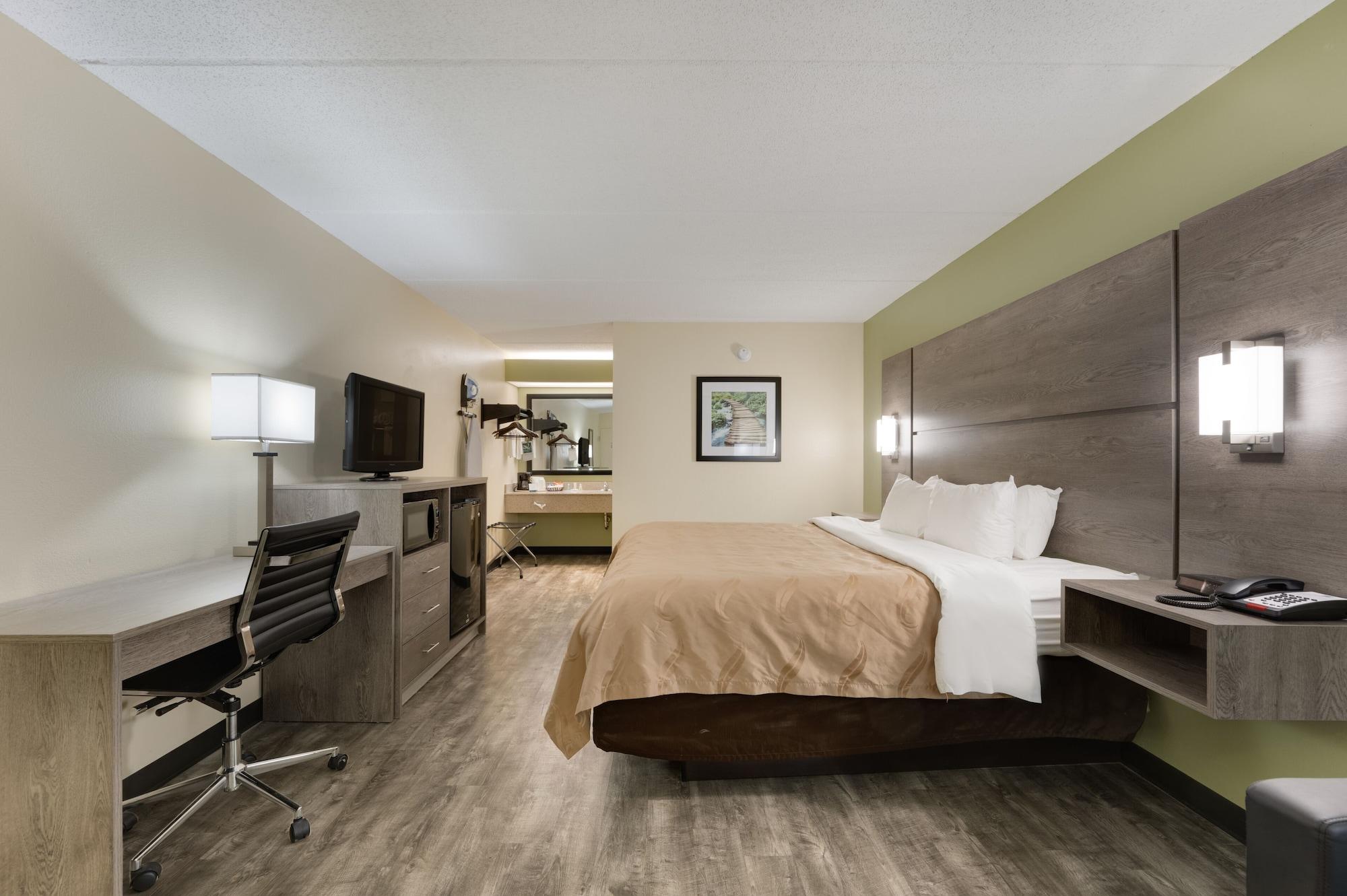 Quality Inn Airport - Southeast Irondale Exteriör bild