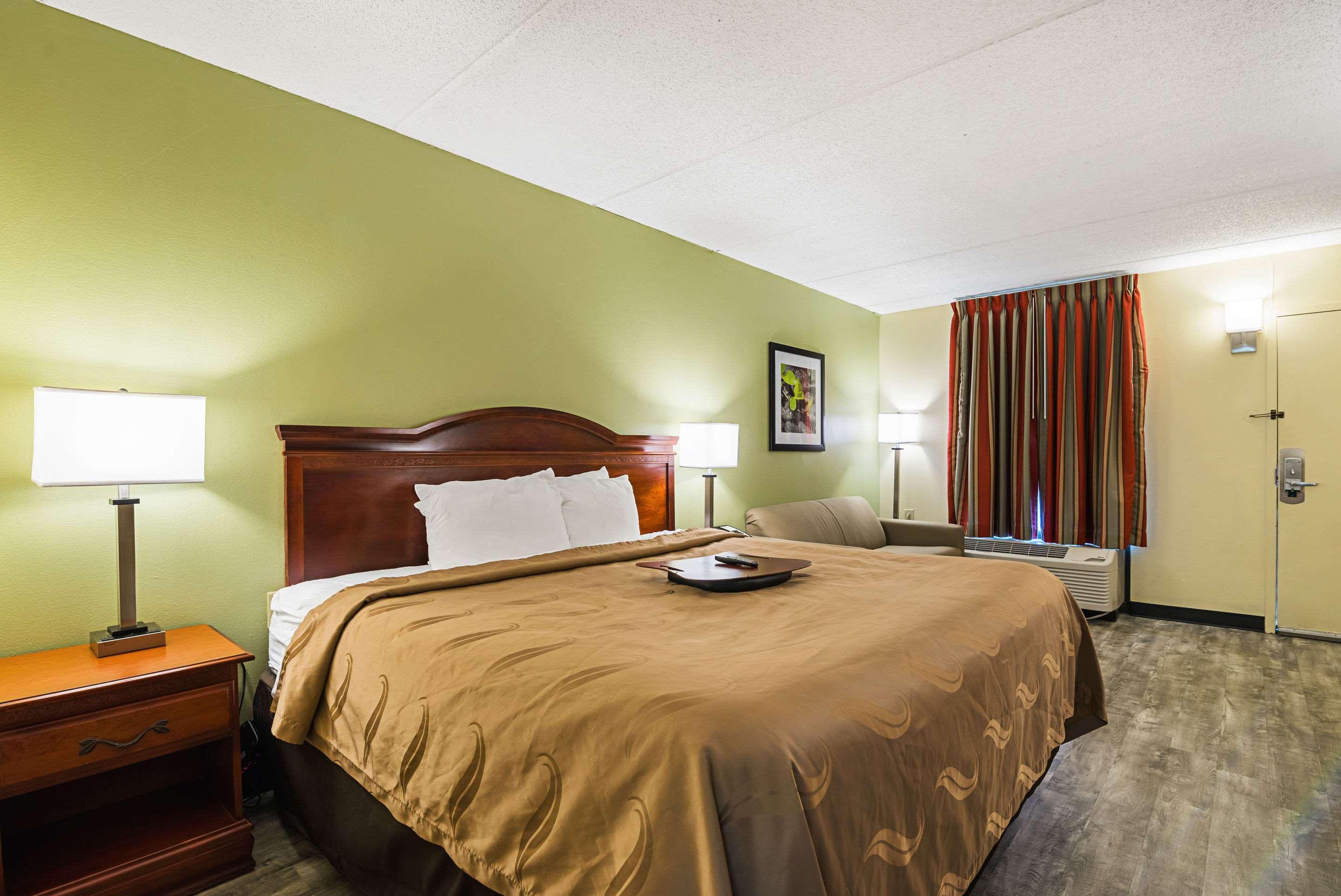 Quality Inn Airport - Southeast Irondale Exteriör bild
