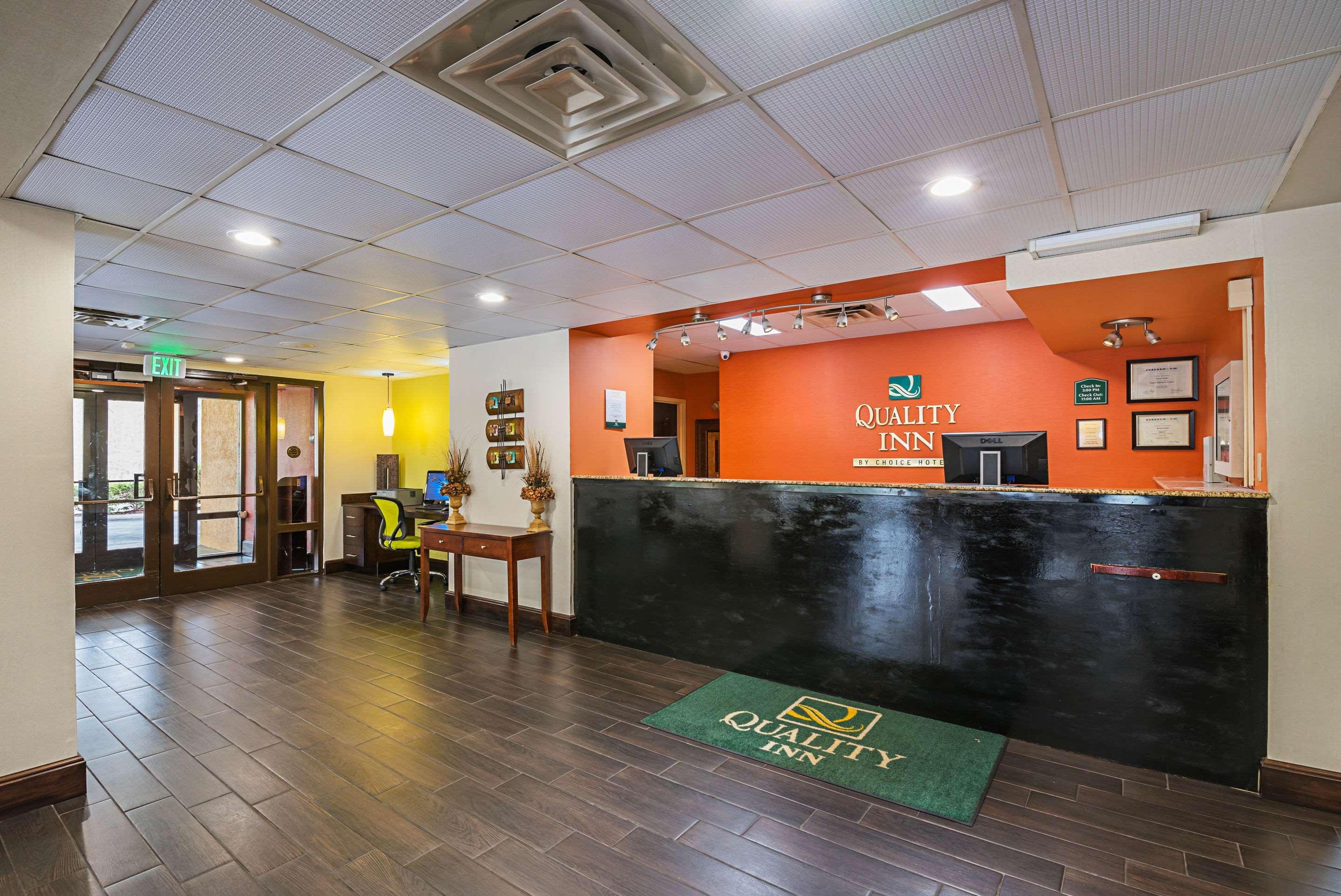Quality Inn Airport - Southeast Irondale Exteriör bild
