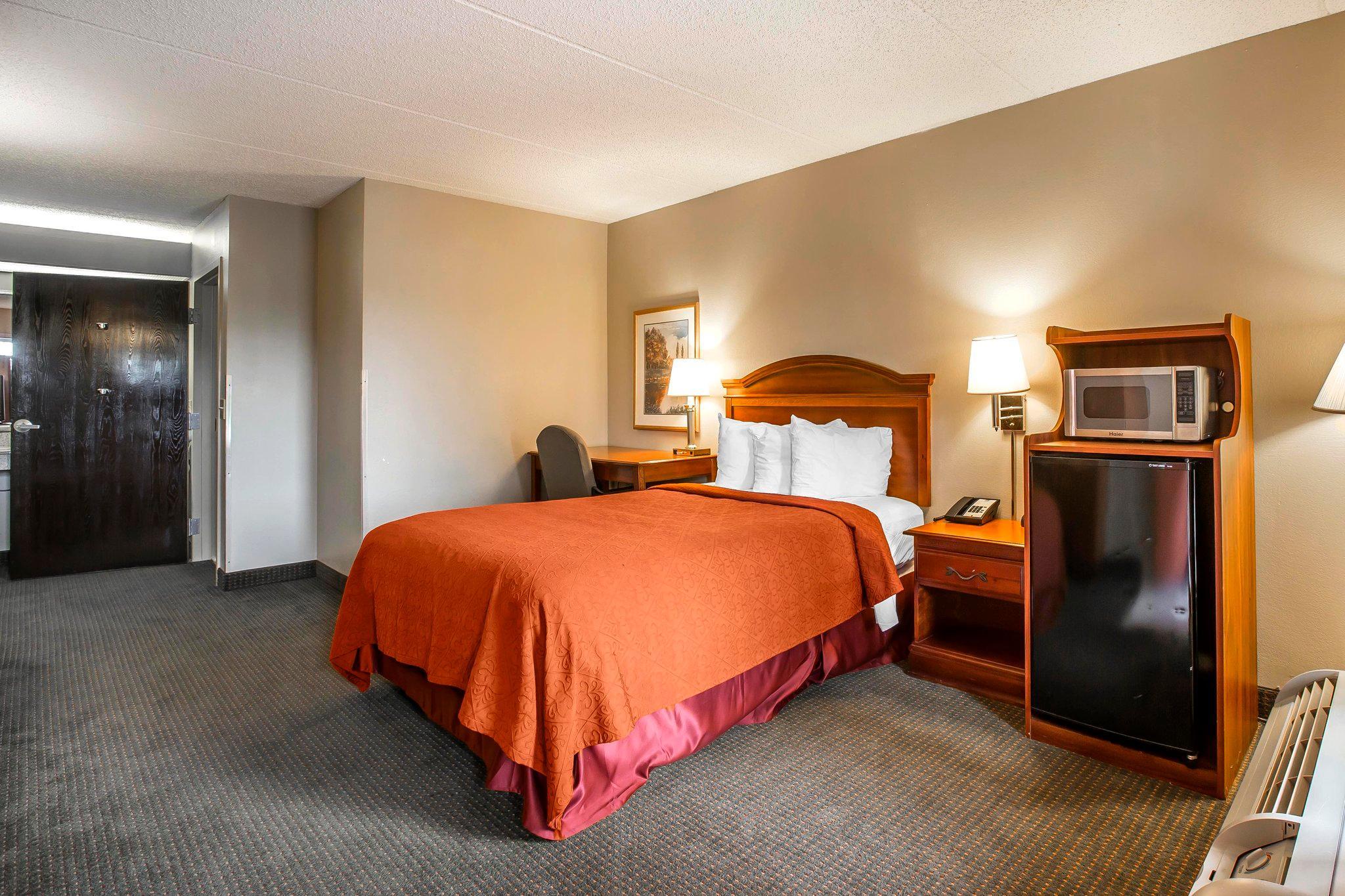 Quality Inn Airport - Southeast Irondale Exteriör bild
