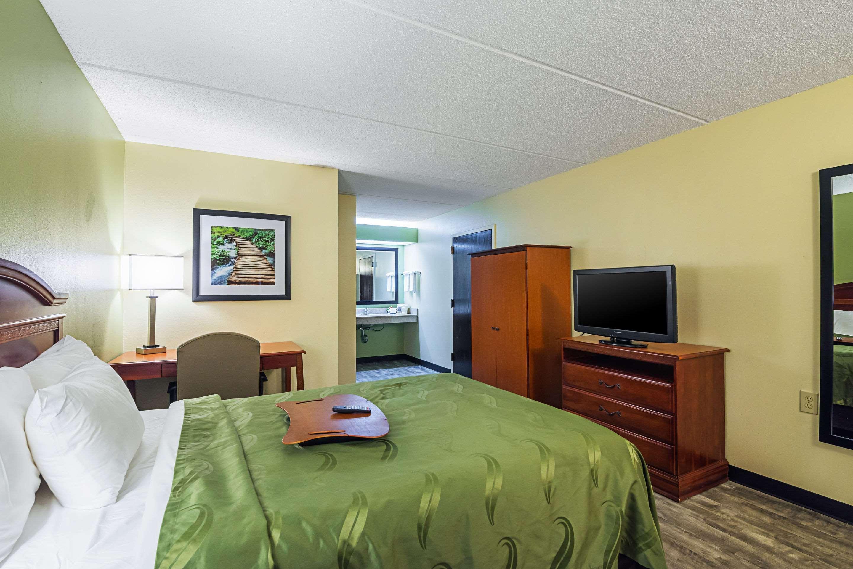 Quality Inn Airport - Southeast Irondale Exteriör bild