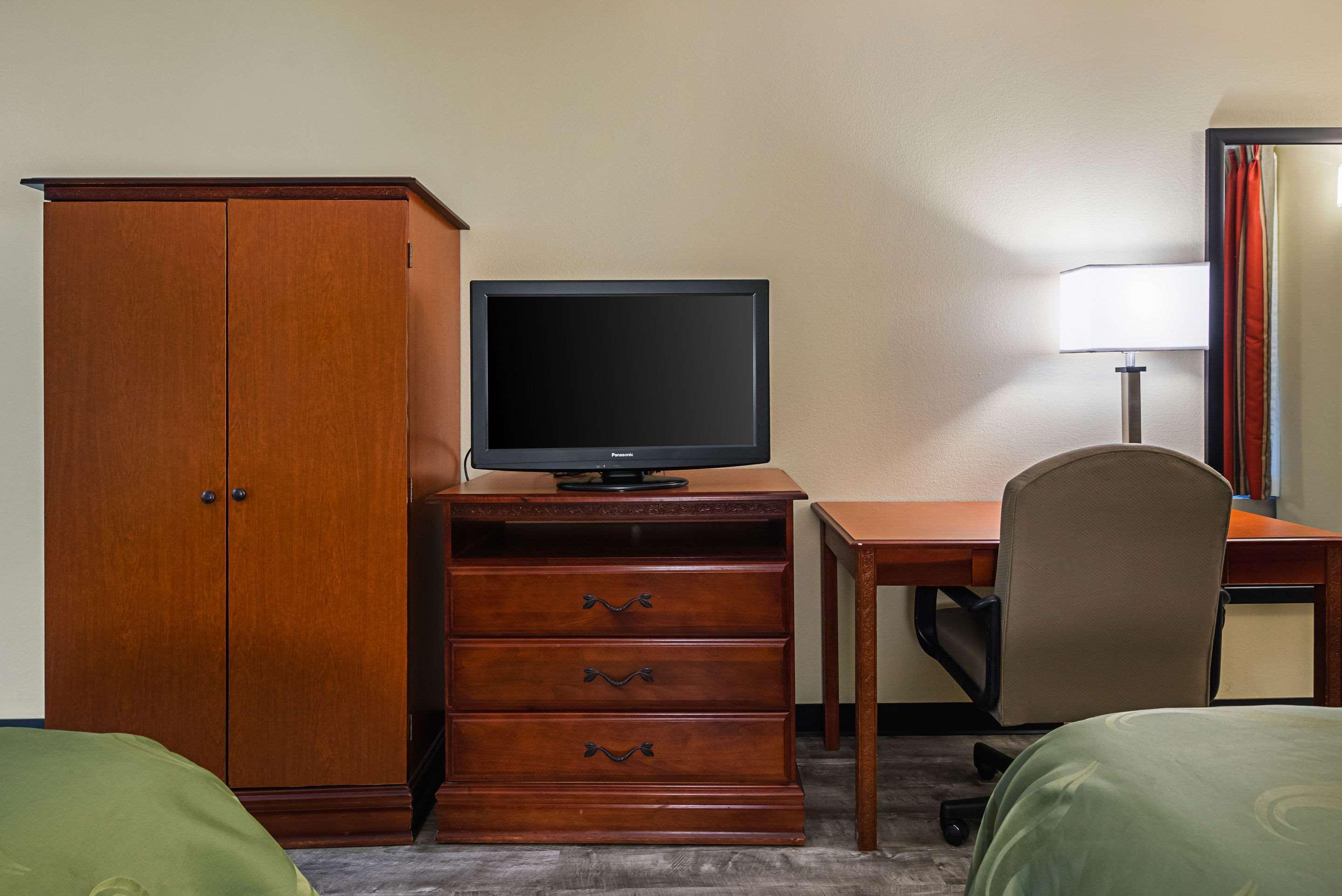 Quality Inn Airport - Southeast Irondale Exteriör bild