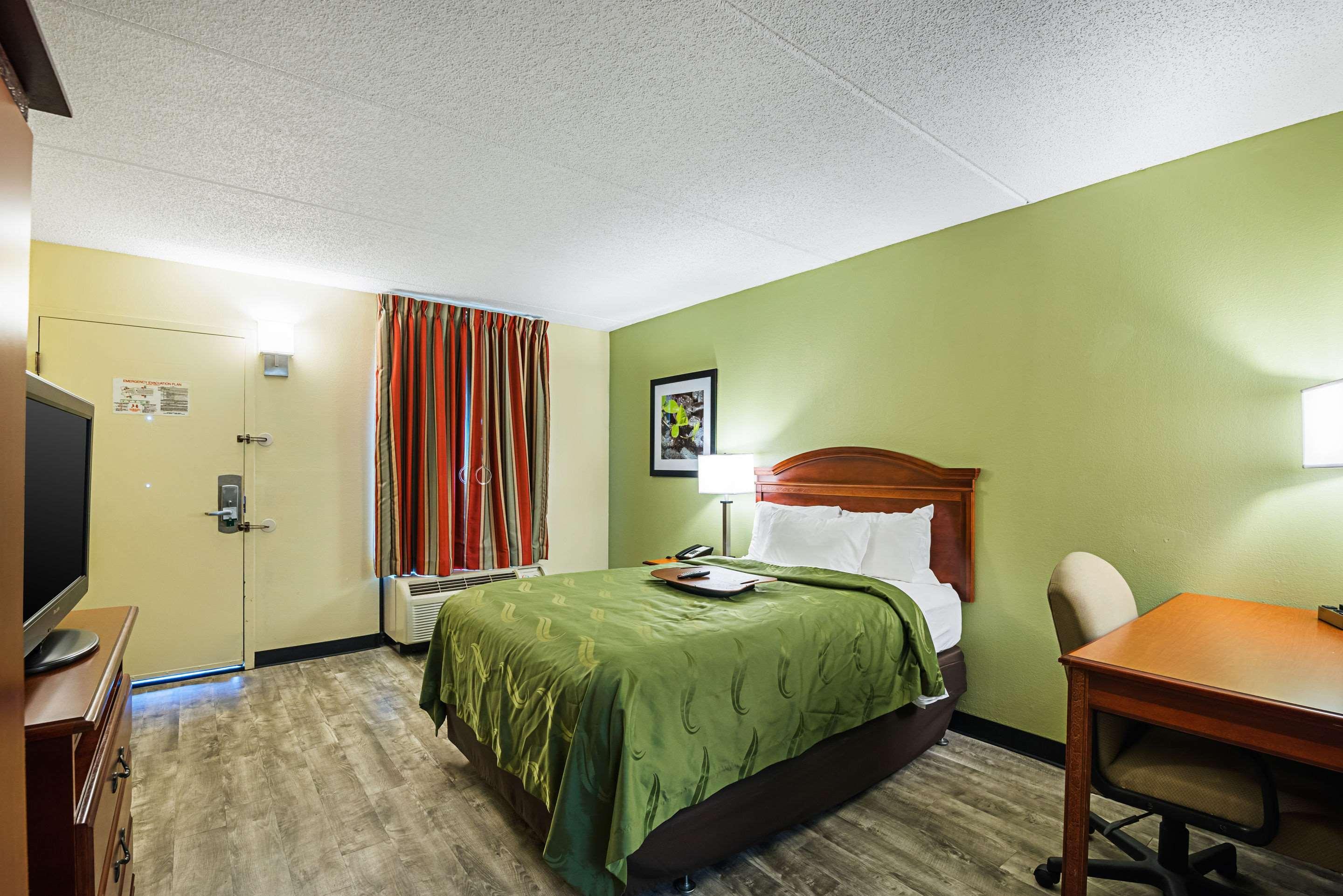 Quality Inn Airport - Southeast Irondale Exteriör bild
