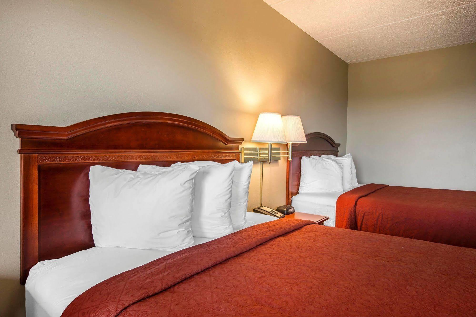 Quality Inn Airport - Southeast Irondale Exteriör bild