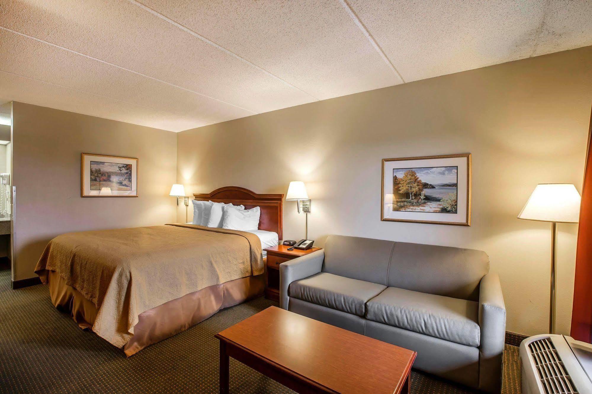 Quality Inn Airport - Southeast Irondale Exteriör bild